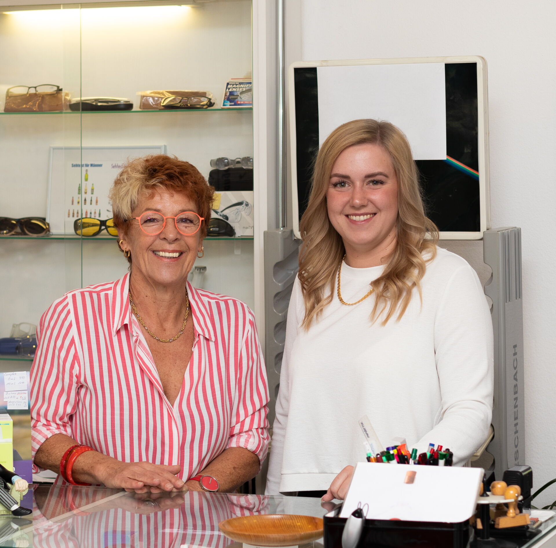 Untersuchung des Augenhintergrunds mit Fachgeräten